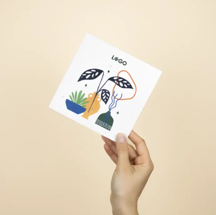 PAPEL PLANTABLE: Díptico cuadrado. Cerrado: 14,5 x 14,5 cm.