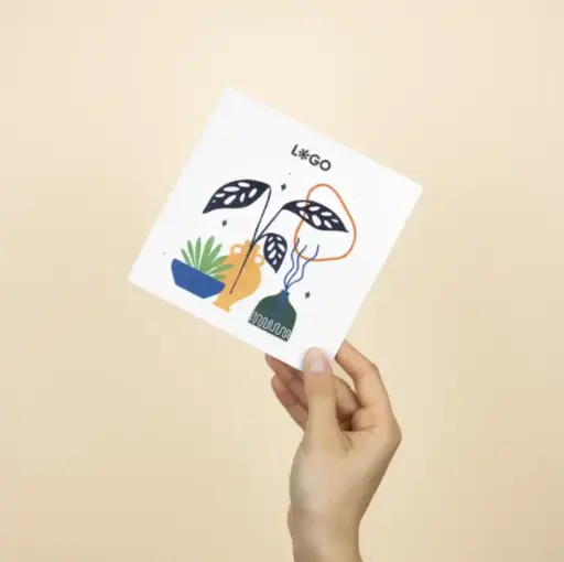 PAPEL PLANTABLE: Díptico cuadrado. Cerrado: 14,5 x 14,5 cm.